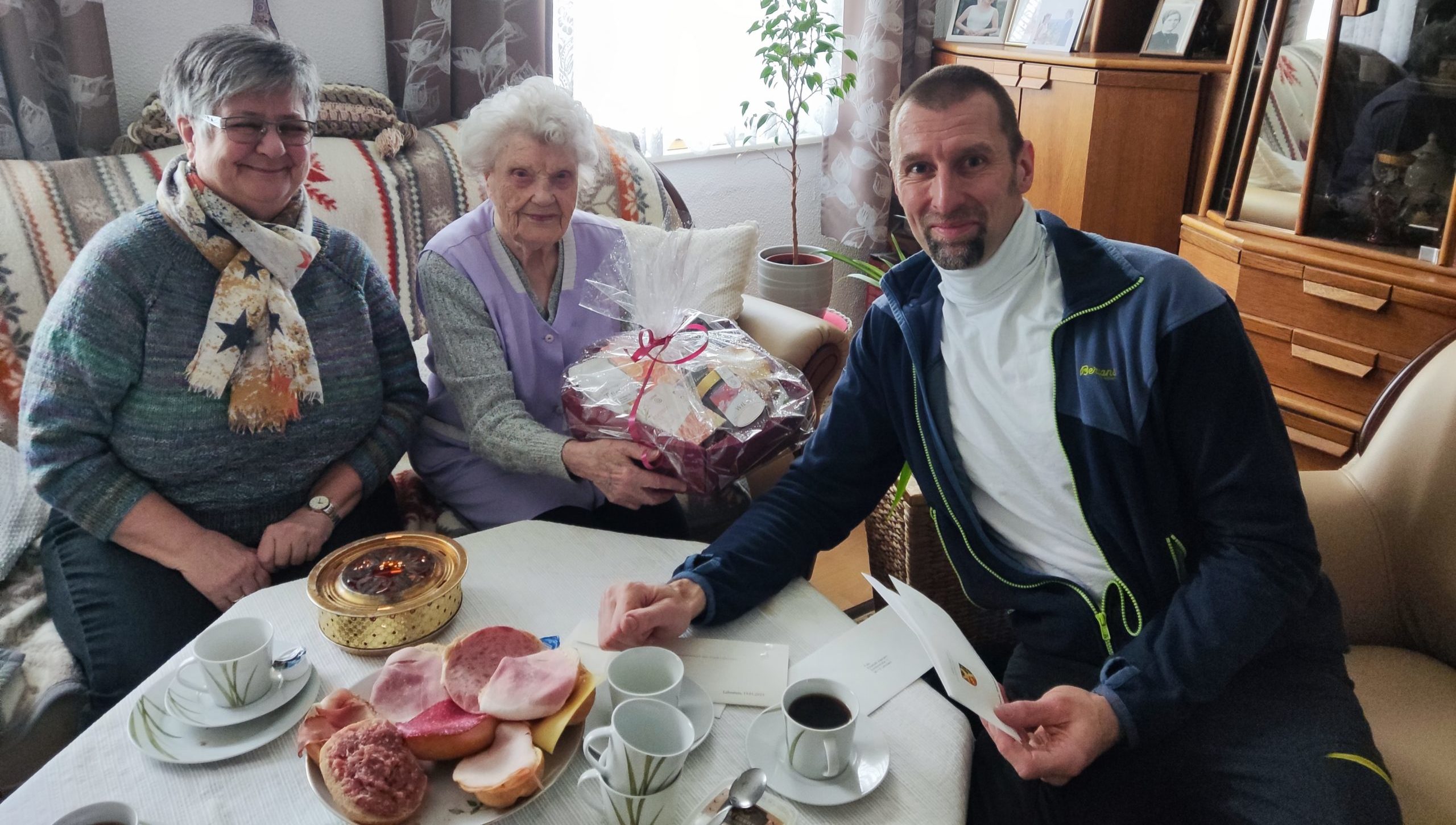 Stadt Lahnstein gratuliert Elisabeth Aderjahn zum 106. Geburtstag
