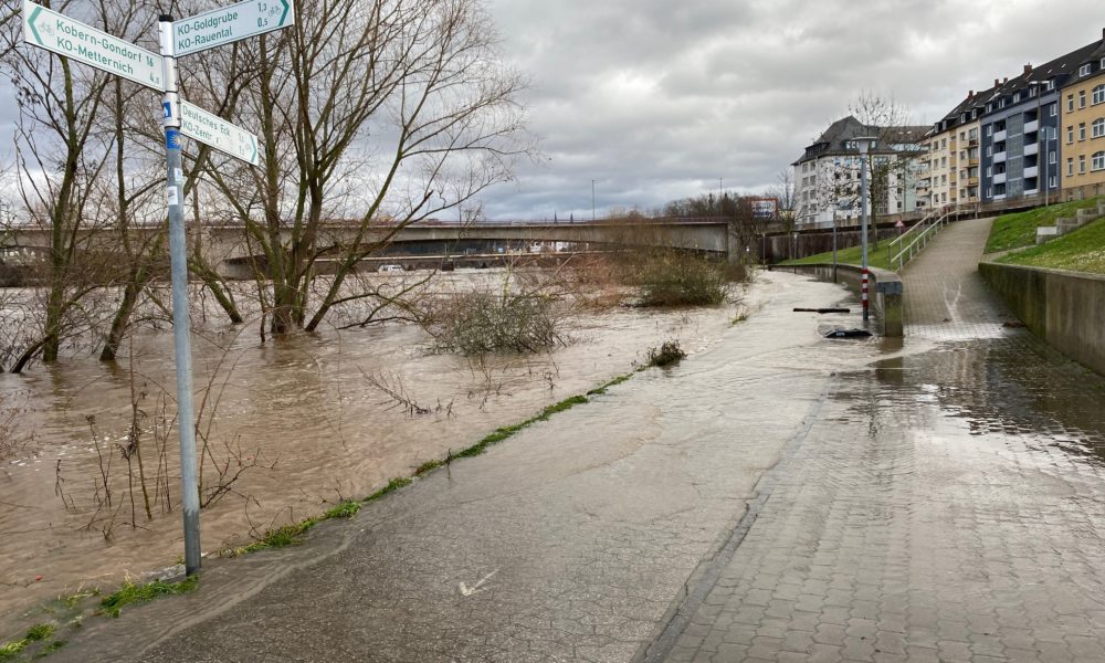 Hochwasser Steigt Weiter An: Absperrungen Beachten | BEN-Kurier